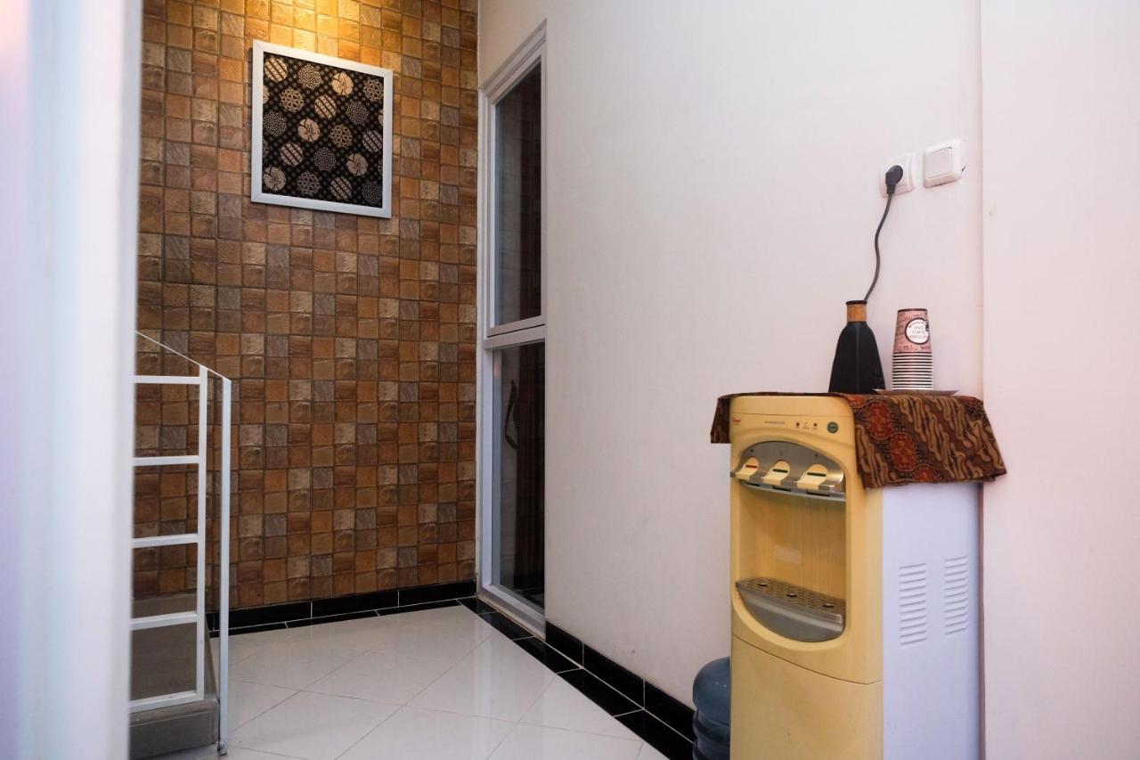Reddoorz Syariah @ Tlogosari Semarang Alastuwo Exterior foto