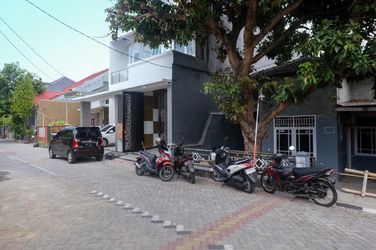 Reddoorz Syariah @ Tlogosari Semarang Alastuwo Exterior foto