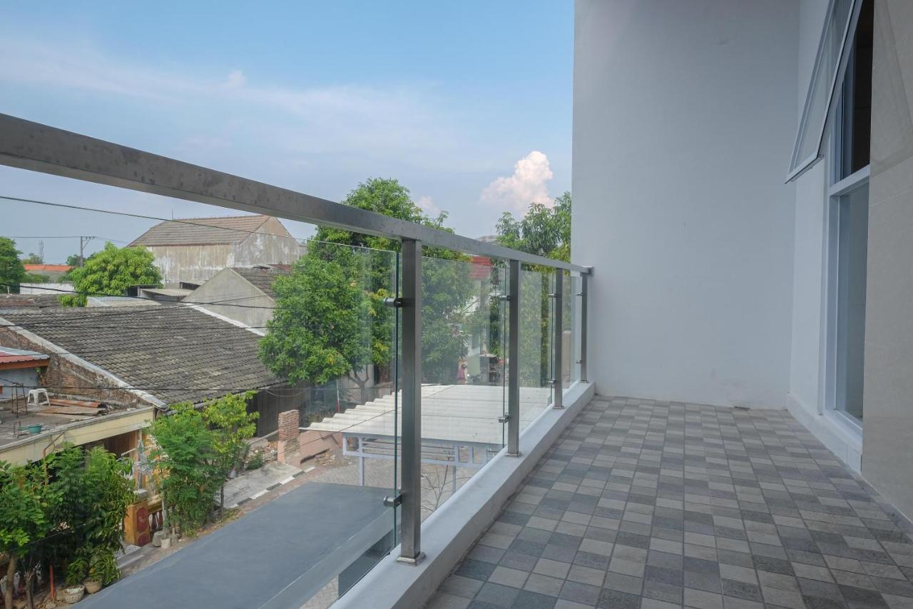 Reddoorz Syariah @ Tlogosari Semarang Alastuwo Exterior foto