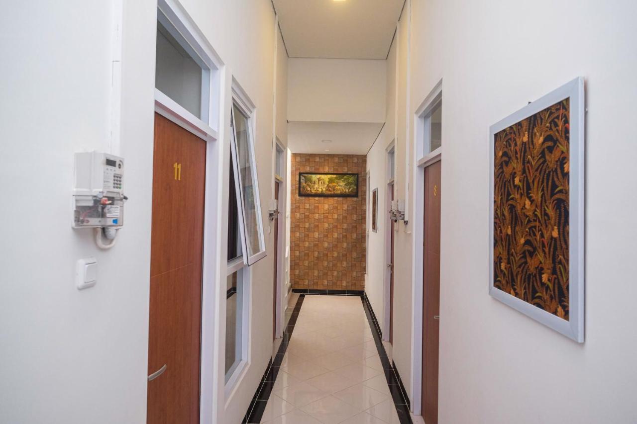 Reddoorz Syariah @ Tlogosari Semarang Alastuwo Exterior foto